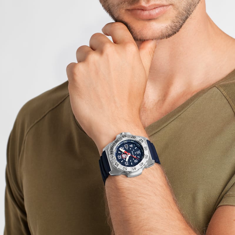 Luminox