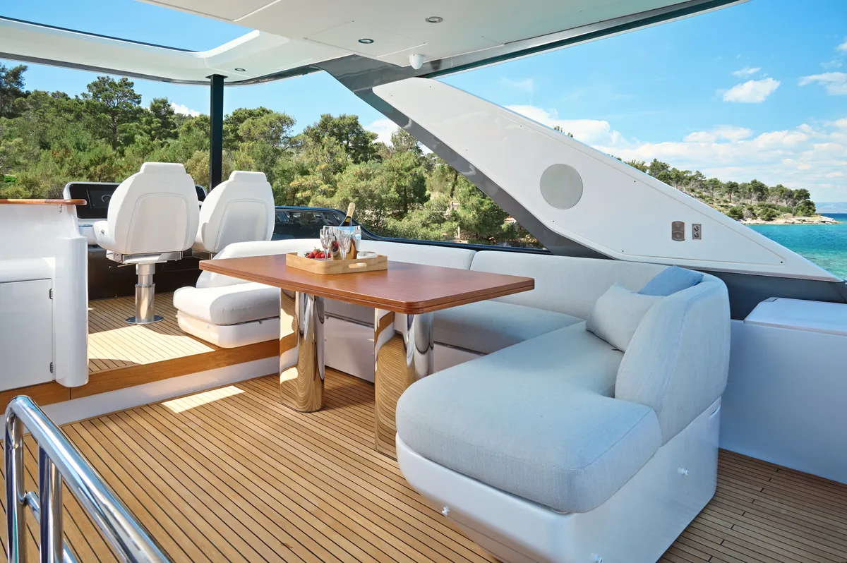 Flybridge